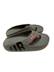 DELUXE AIR Flip-Flops